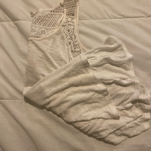 Bundle of 4 summer tanks! - Picture 5 of 10